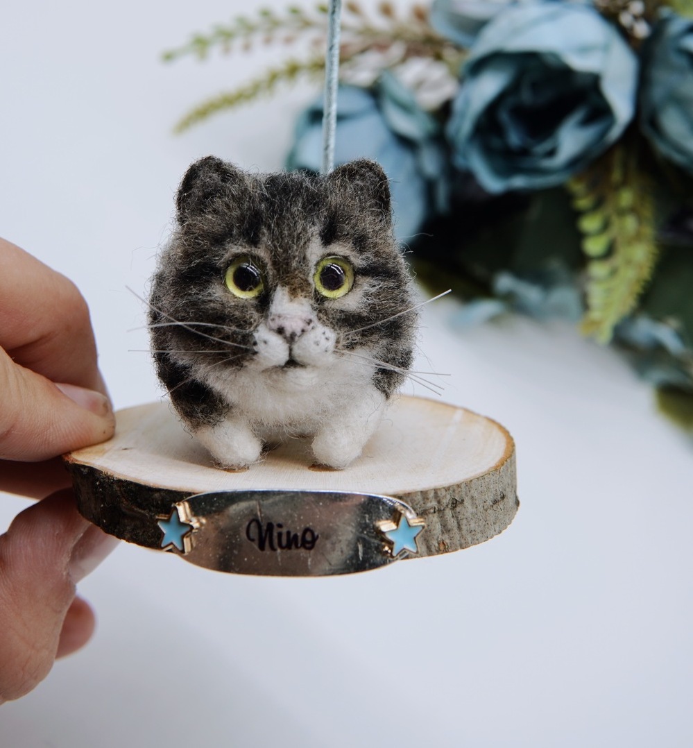Round cat on the stand